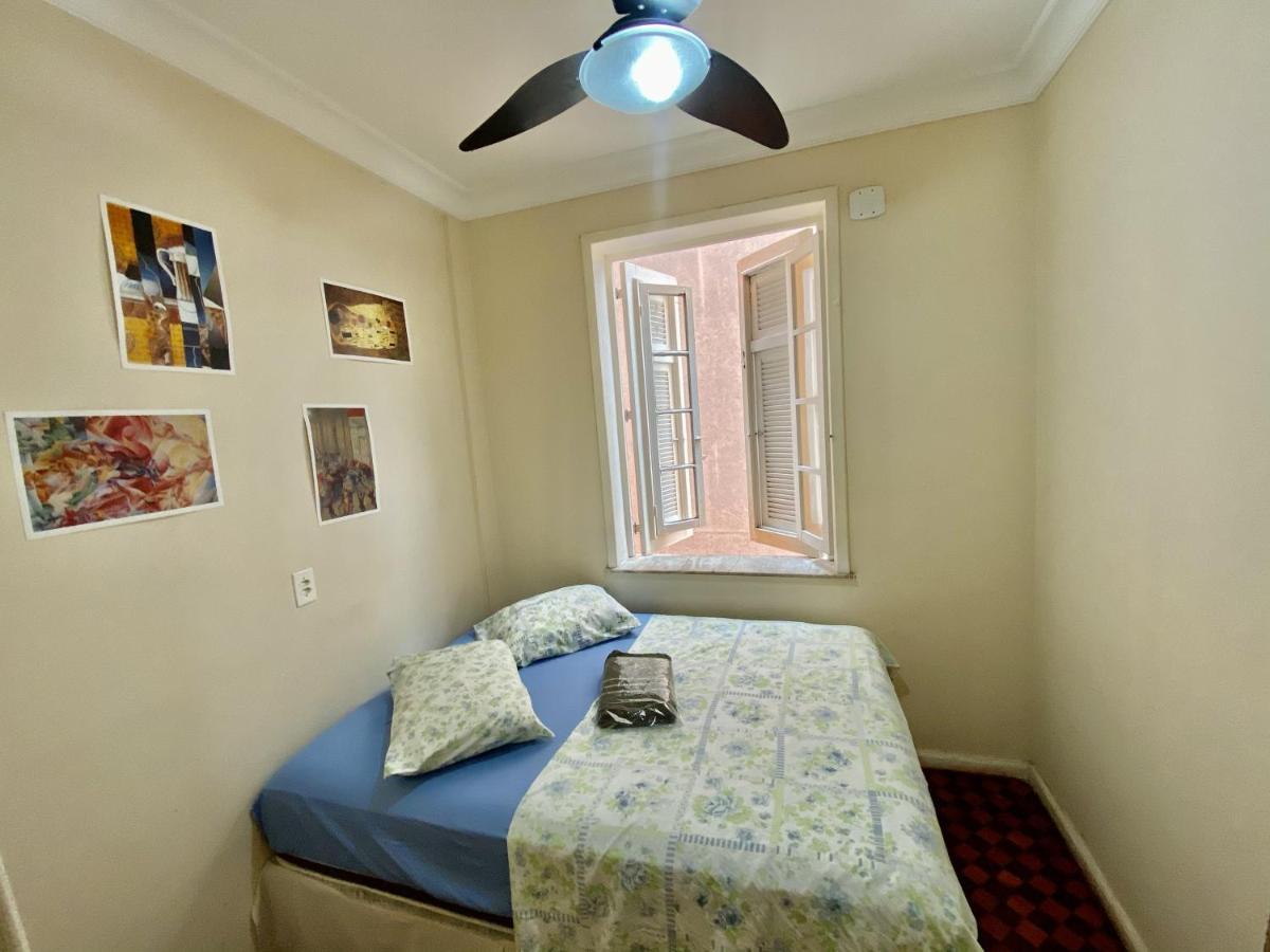 Rio Guesthouse - Um Quarteirao Da Praia De Copacabana Рио де Жанейро Екстериор снимка