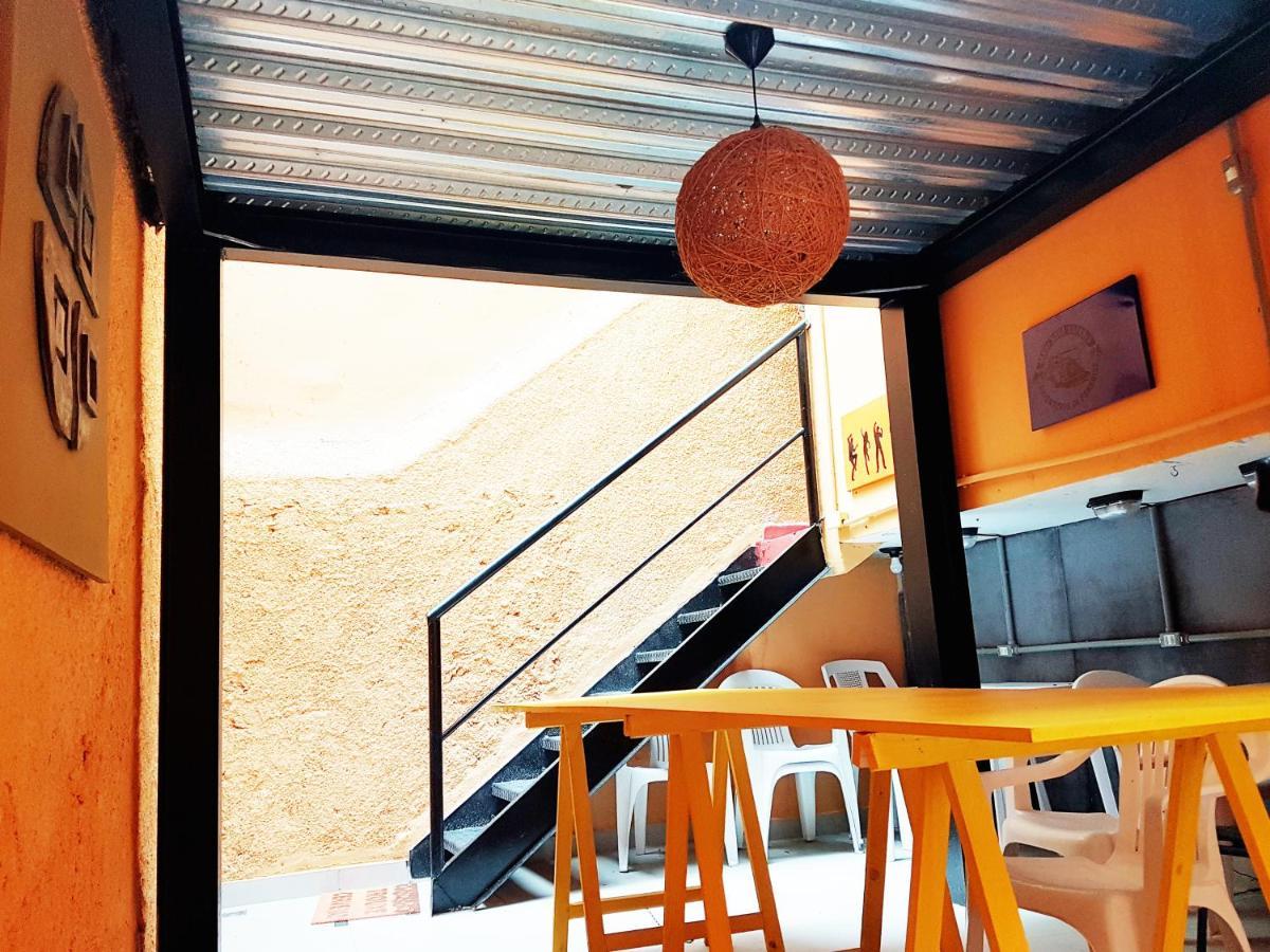 Rio Guesthouse - Um Quarteirao Da Praia De Copacabana Рио де Жанейро Екстериор снимка
