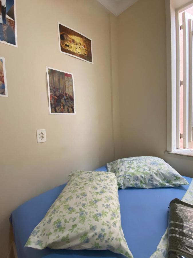 Rio Guesthouse - Um Quarteirao Da Praia De Copacabana Рио де Жанейро Екстериор снимка