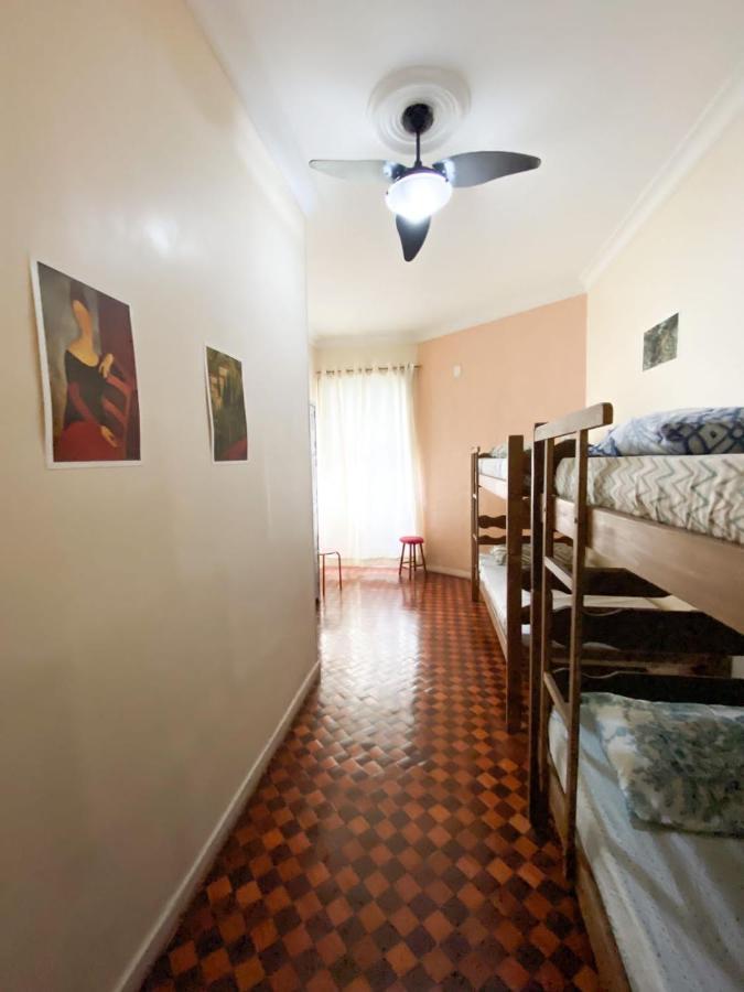 Rio Guesthouse - Um Quarteirao Da Praia De Copacabana Рио де Жанейро Екстериор снимка