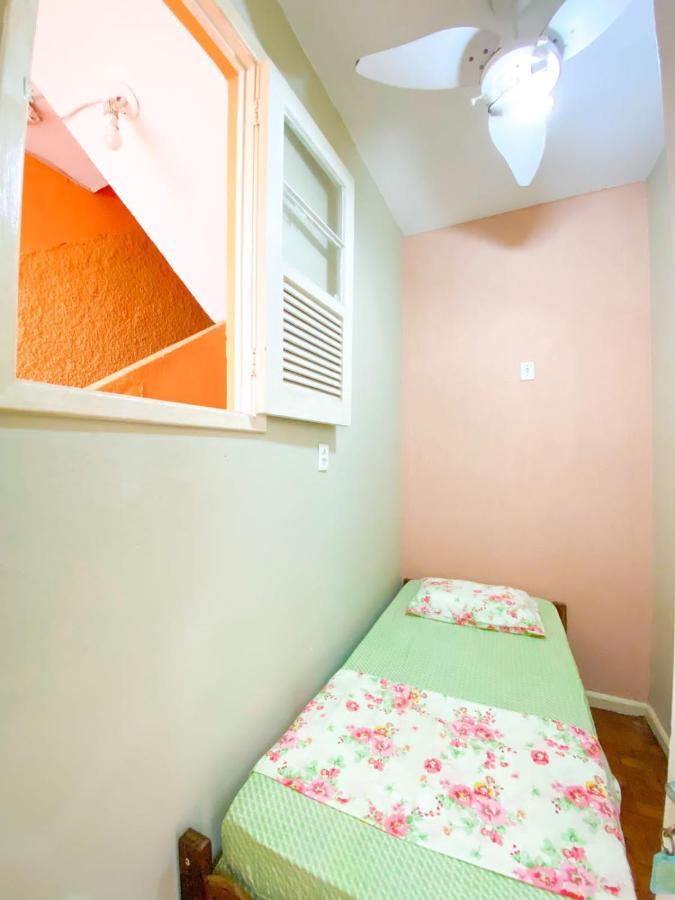 Rio Guesthouse - Um Quarteirao Da Praia De Copacabana Рио де Жанейро Екстериор снимка