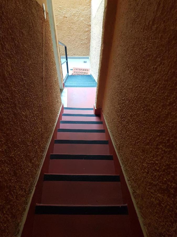 Rio Guesthouse - Um Quarteirao Da Praia De Copacabana Рио де Жанейро Екстериор снимка