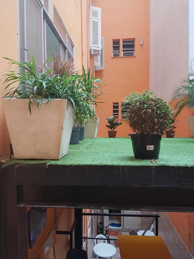 Rio Guesthouse - Um Quarteirao Da Praia De Copacabana Рио де Жанейро Екстериор снимка