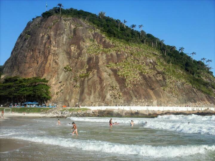 Rio Guesthouse - Um Quarteirao Da Praia De Copacabana Рио де Жанейро Екстериор снимка