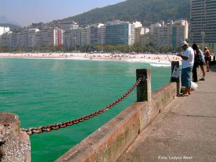 Rio Guesthouse - Um Quarteirao Da Praia De Copacabana Рио де Жанейро Екстериор снимка