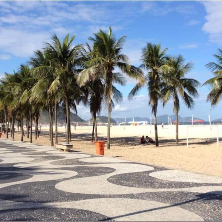 Rio Guesthouse - Um Quarteirao Da Praia De Copacabana Рио де Жанейро Екстериор снимка