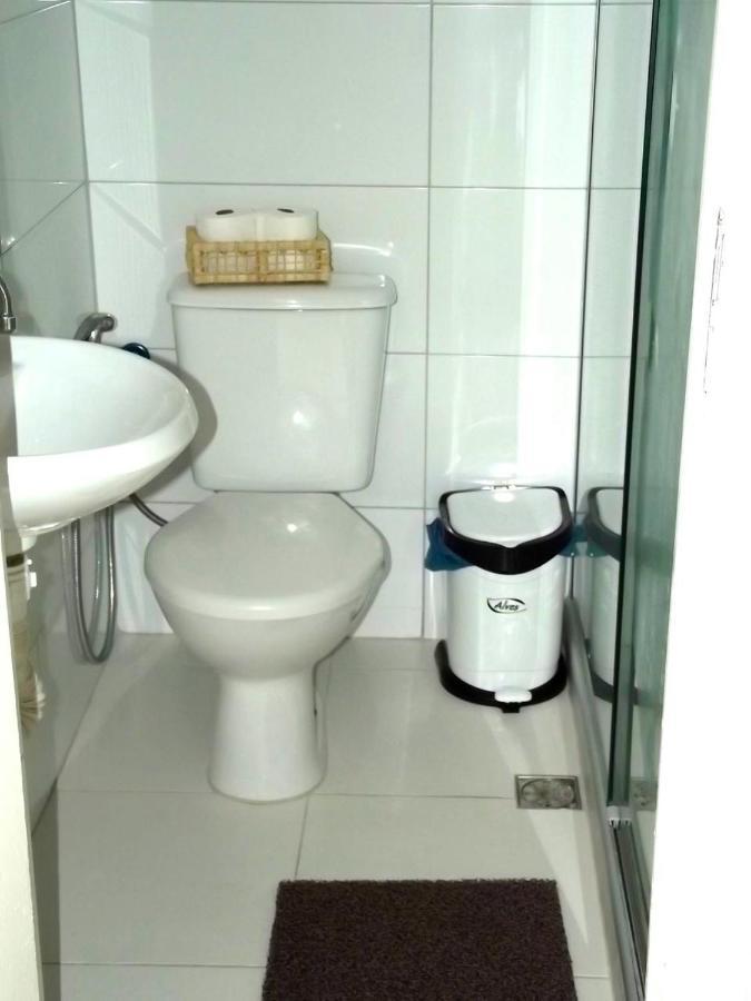 Rio Guesthouse - Um Quarteirao Da Praia De Copacabana Рио де Жанейро Екстериор снимка