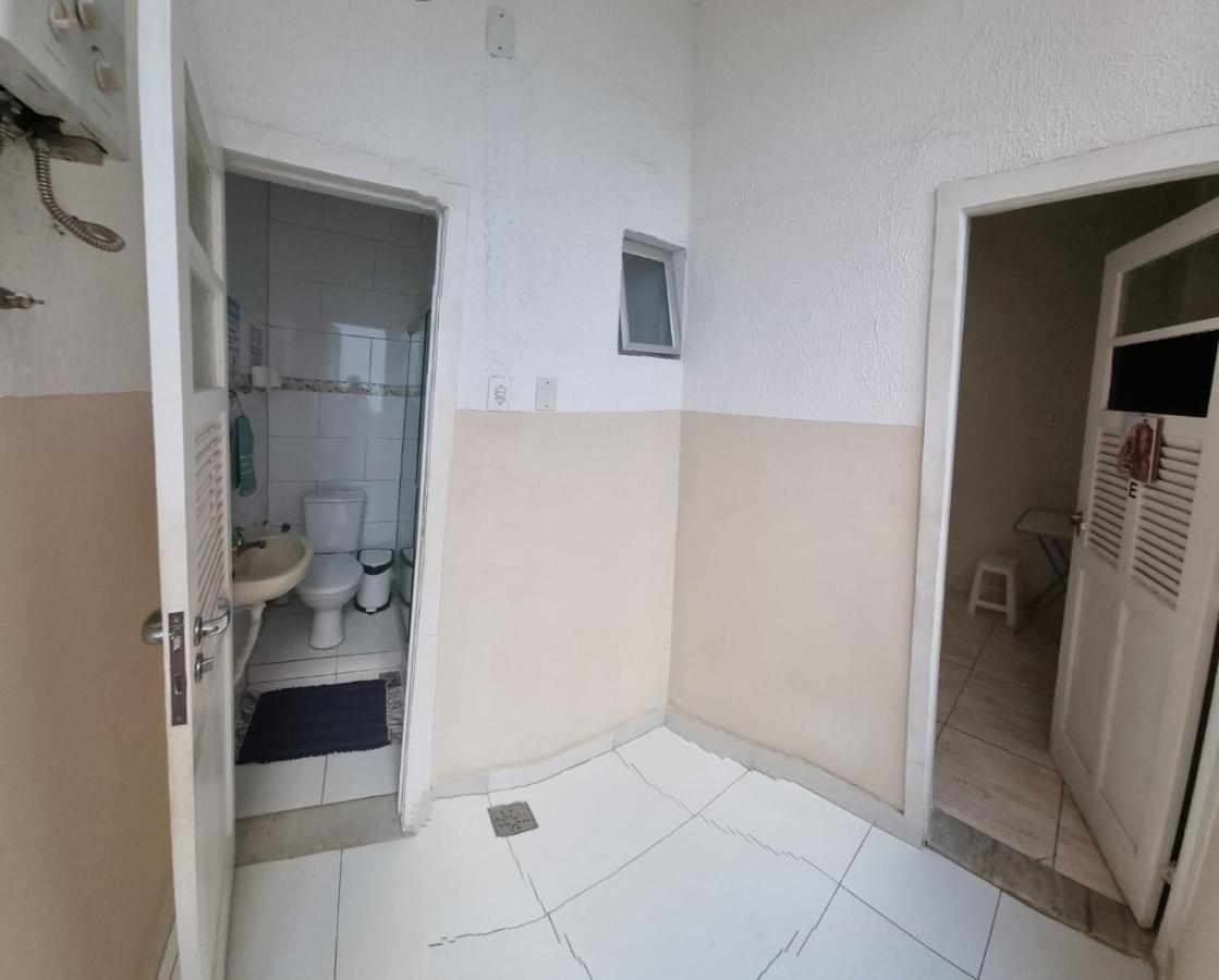 Rio Guesthouse - Um Quarteirao Da Praia De Copacabana Рио де Жанейро Екстериор снимка